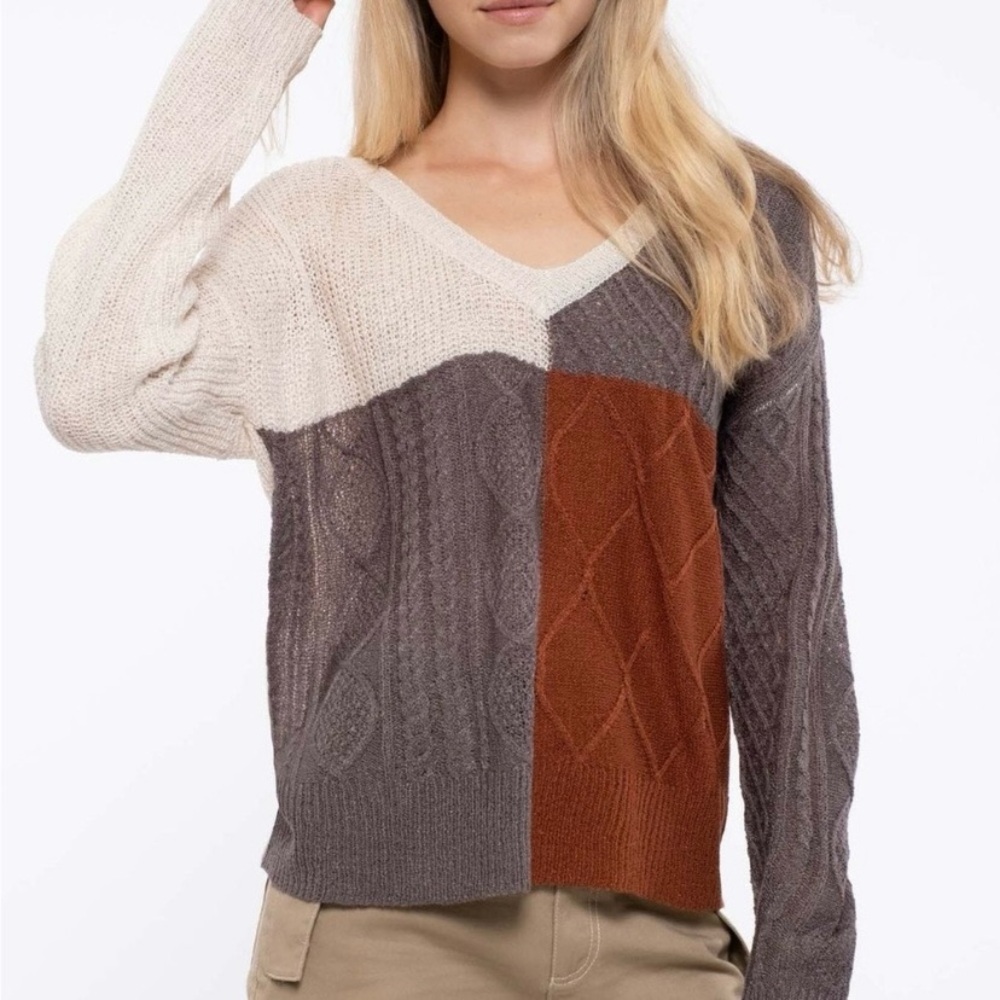 E&M Colorblock V-Neck Sweater in Grey, Cream & Orange Size Large NWOT